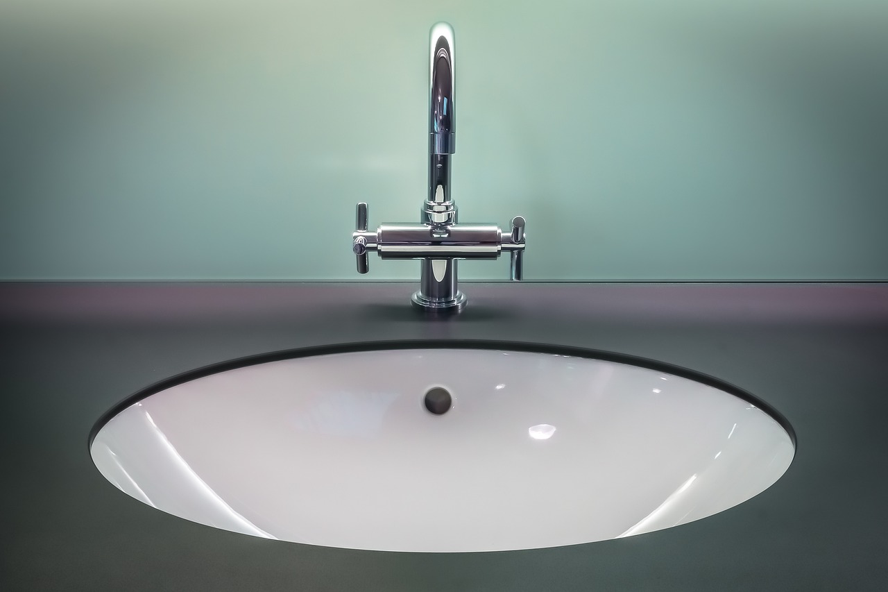 Five-Minute Bathroom Bliss: Sugheiryliz’s Lightning-Fast Cleaning Tips!
